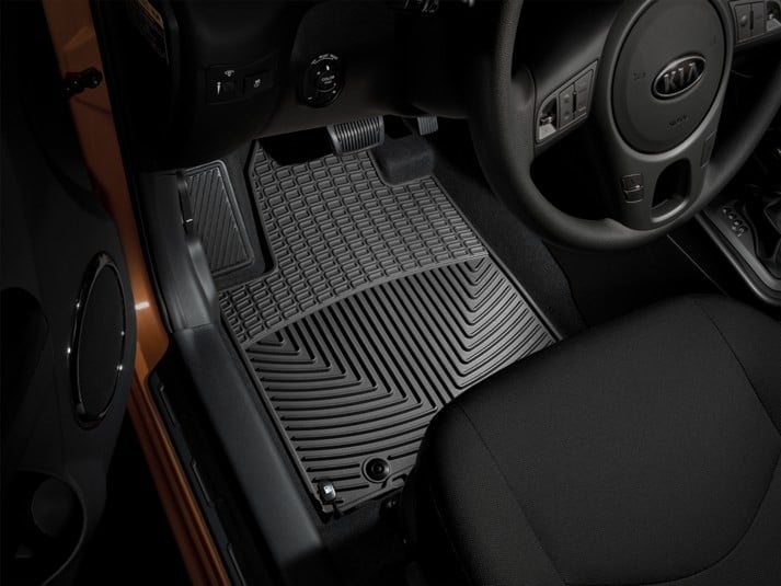 Tapis de voiture ou recouvrement de plancher : Quoi choisir, quoi