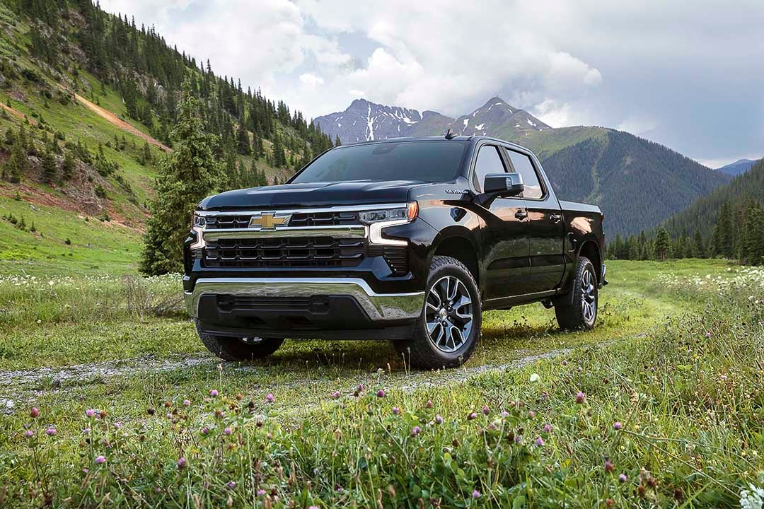 vue trois quart avant du Chevrolet Silverado 202