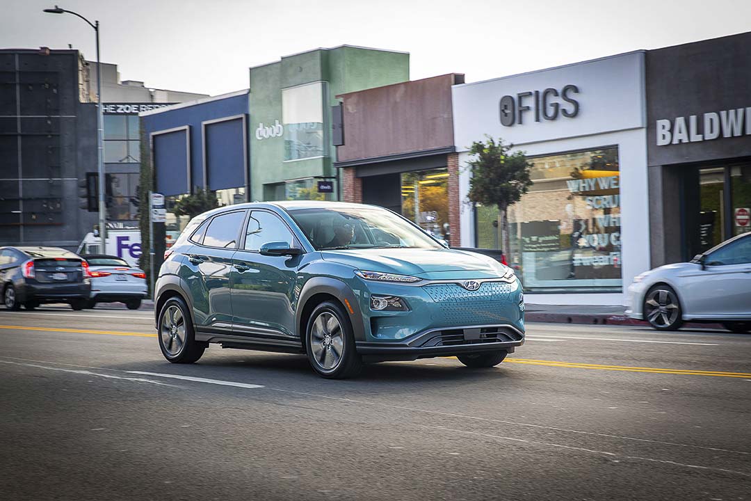 vue trois quart avant de la Hyundai Kona EV 2021