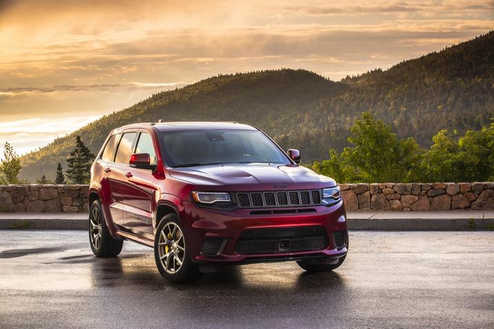 vue trois quart avant du Jeep Grand Cherokee 2021