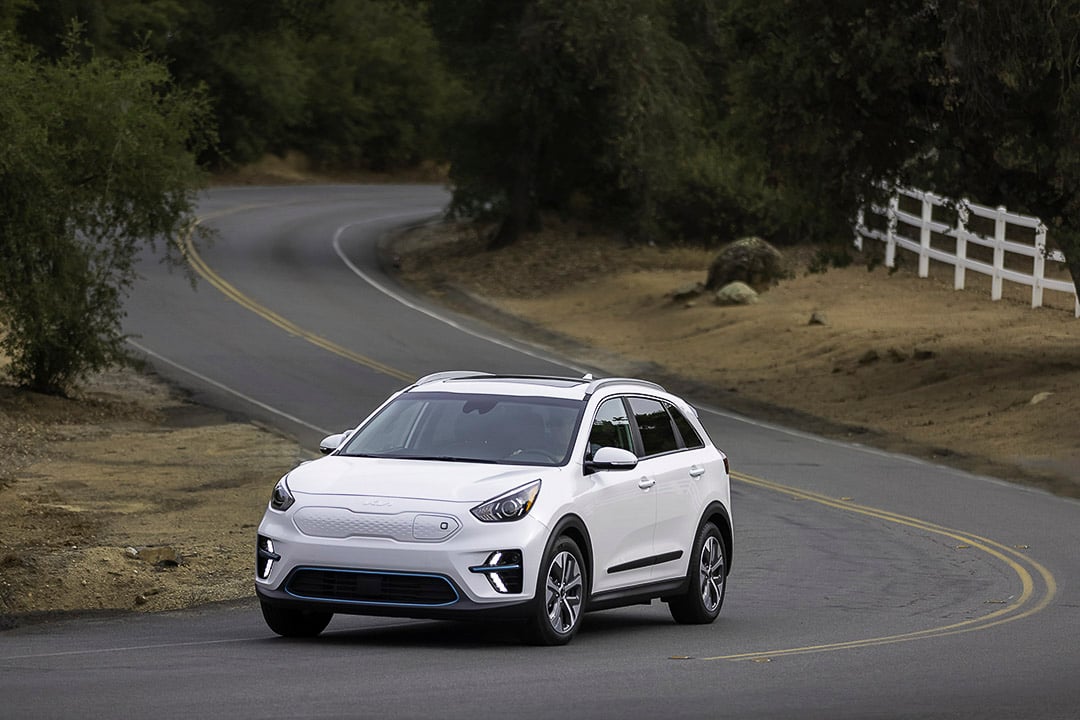 vue latérale avant du Kia Niro EV 2022