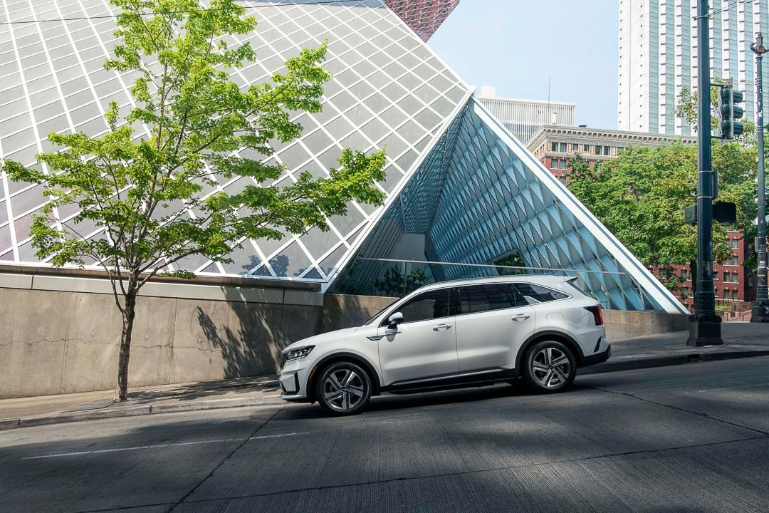 vue latérale du Kia Sorento PHEV 2022