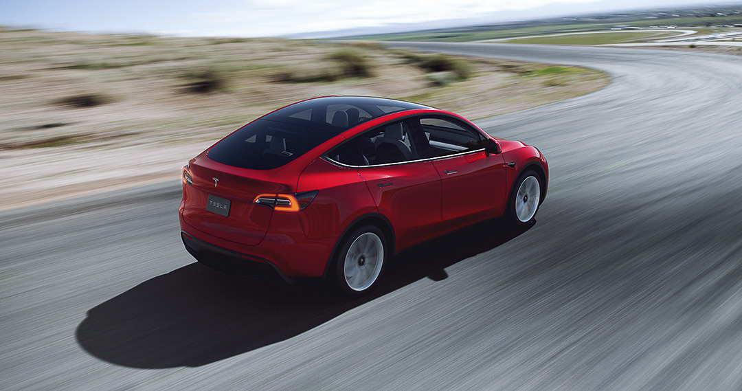 vue latérale arrière du Tesla Model Y