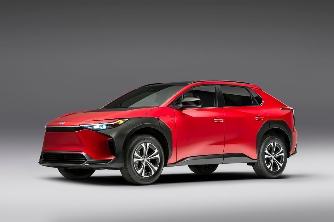 vue latérale du Toyota bZ4X 2022